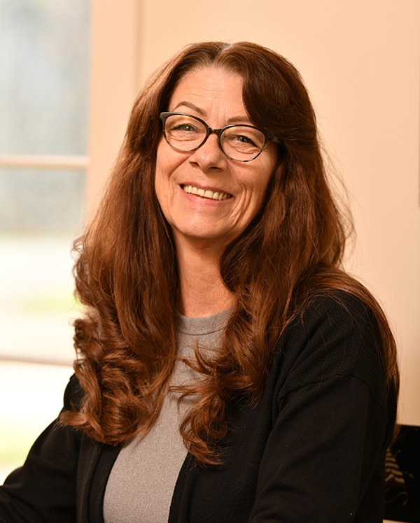 Nancy Shapcott headshot